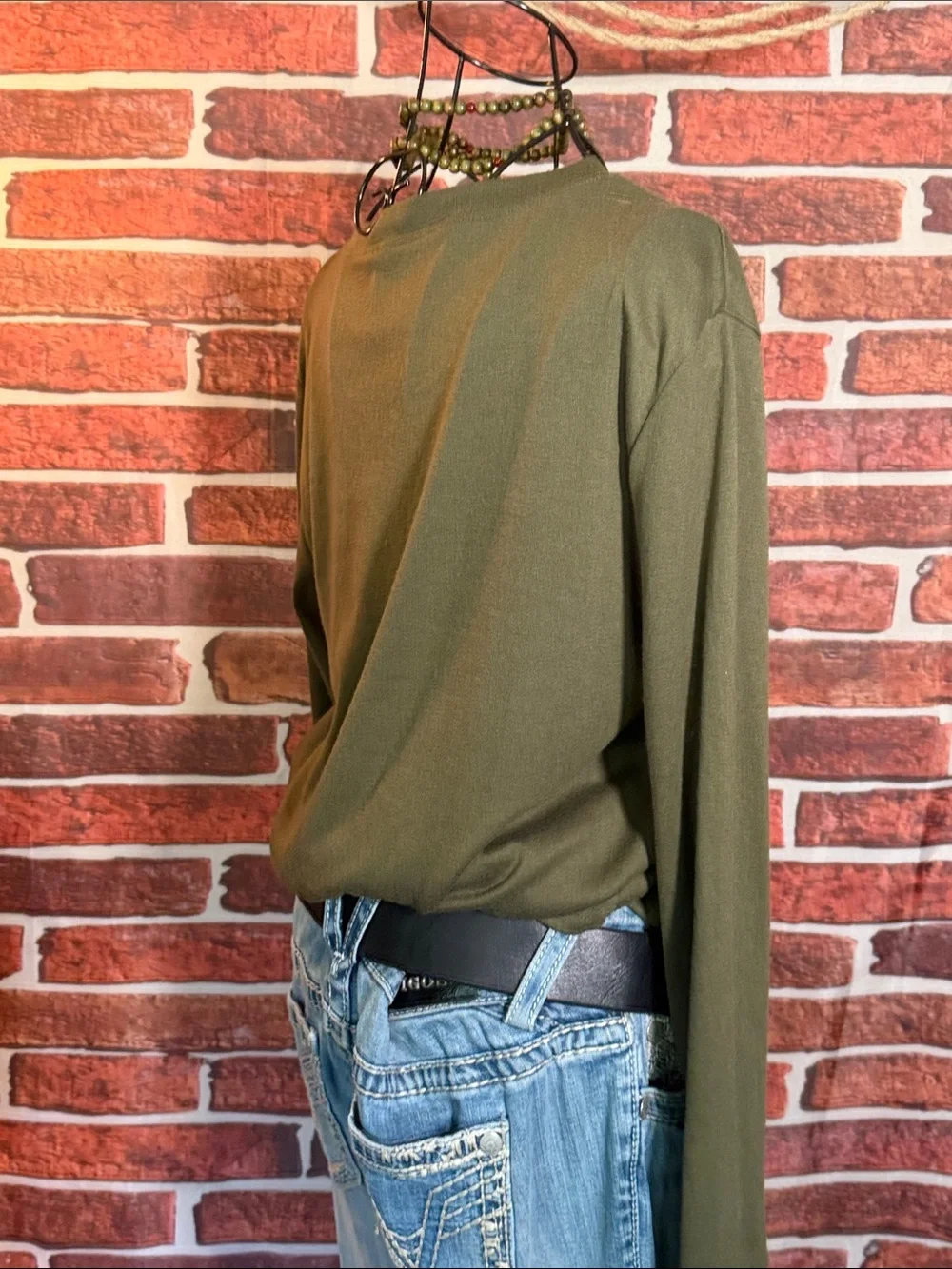 👚 Cotton Thumb Hole Long Sleeve Tee — Olive Green — Sz L / NWOT / Q